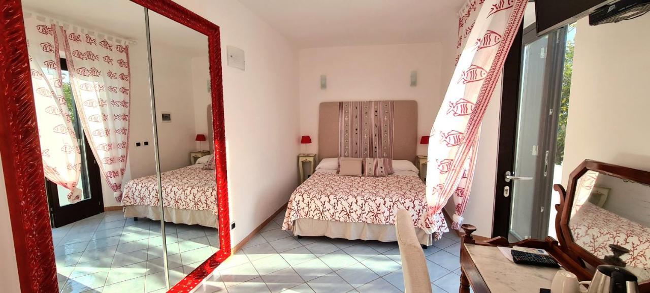 פונזה Guest House Villa Il Gabbiano מראה חיצוני תמונה