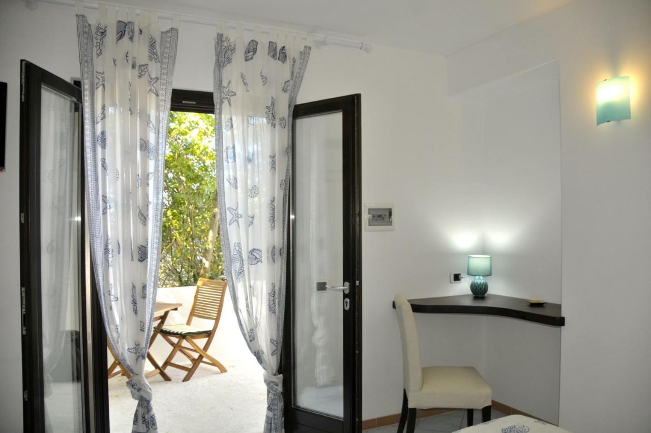 פונזה Guest House Villa Il Gabbiano מראה חיצוני תמונה